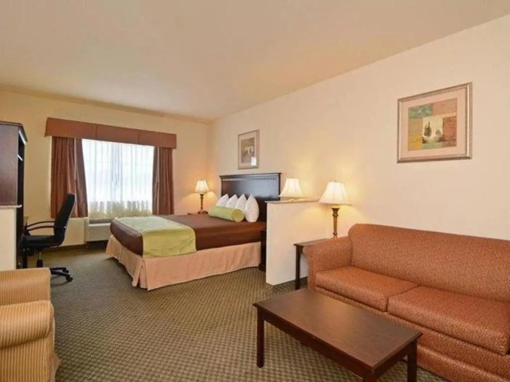 Bed in Best Western La Grange Inn & Suites