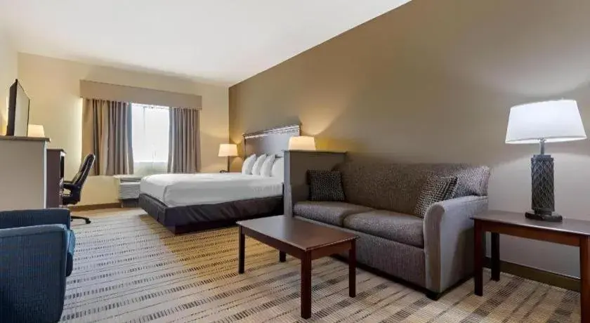 Bed in Best Western La Grange Inn & Suites Bed in Best Western La Grange Inn & Suites