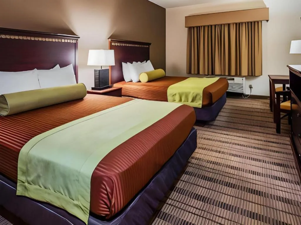 Bed in Best Western La Grange Inn & Suites