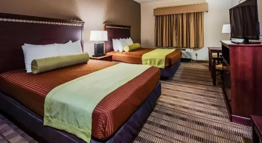 Bed in Best Western La Grange Inn & Suites Bed in Best Western La Grange Inn & Suites