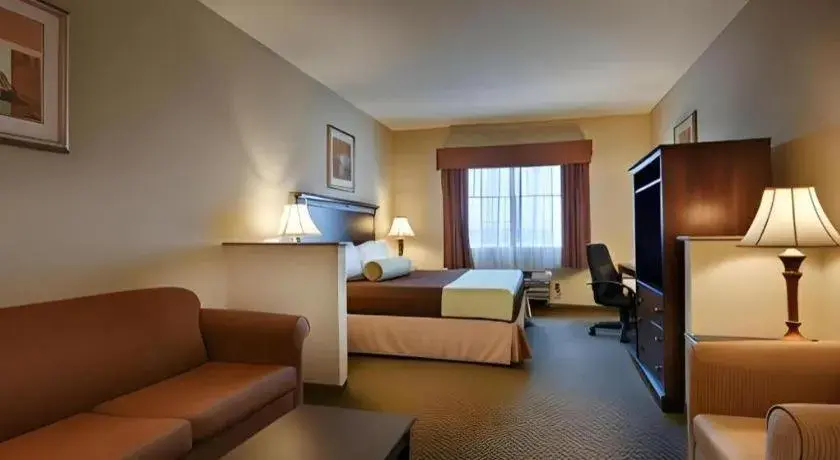 Bed in Best Western La Grange Inn & Suites Bed in Best Western La Grange Inn & Suites