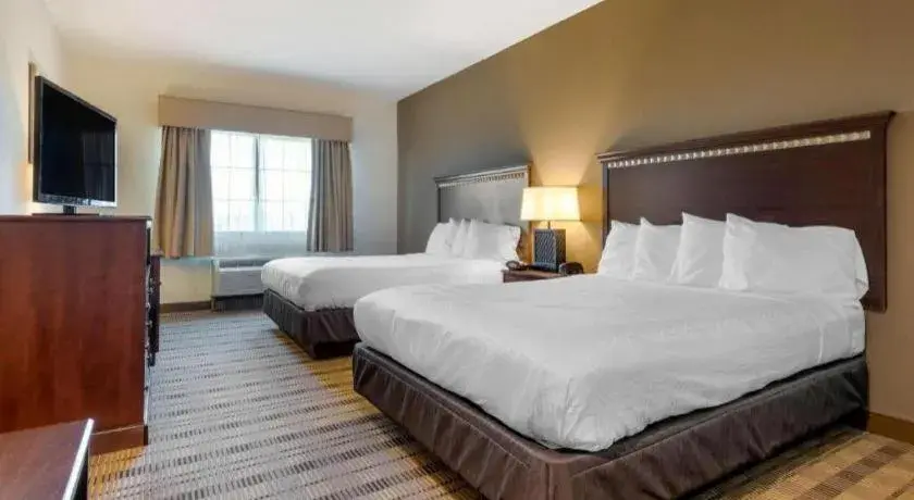 Bed in Best Western La Grange Inn & Suites Bed in Best Western La Grange Inn & Suites