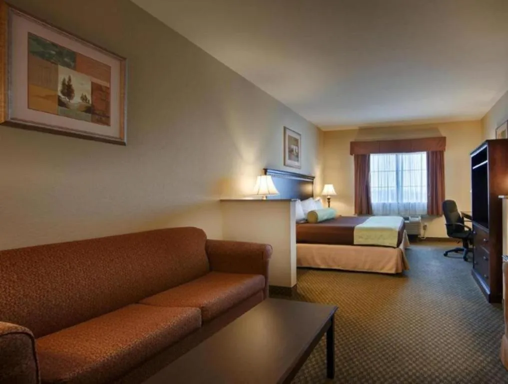 Bed in Best Western La Grange Inn & Suites