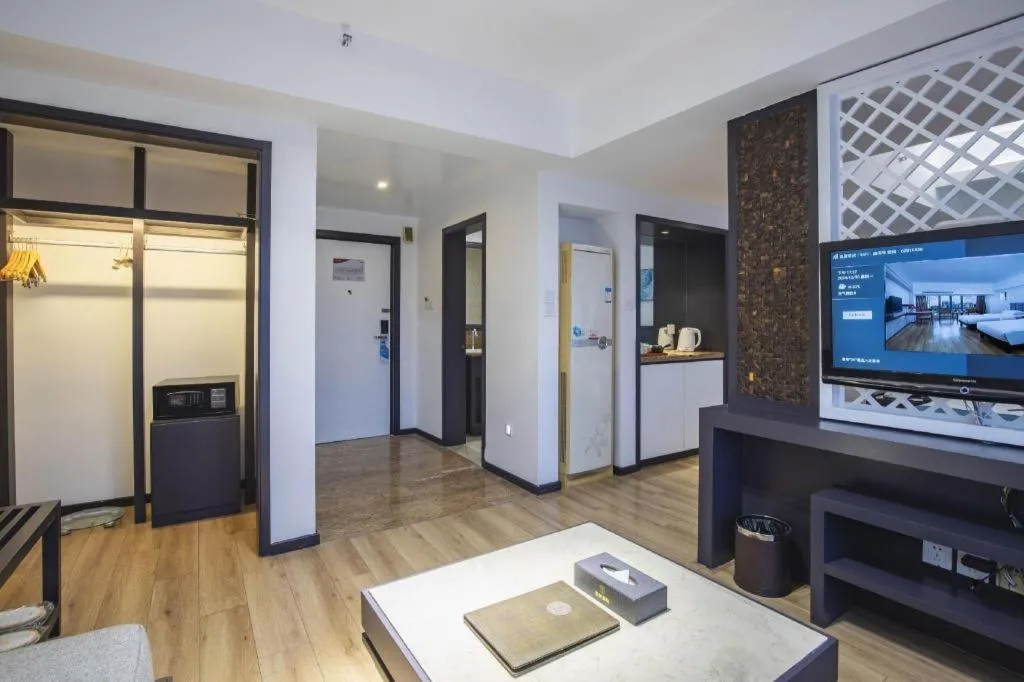 Ramada Encore by Wyndham Qionghai Downtown