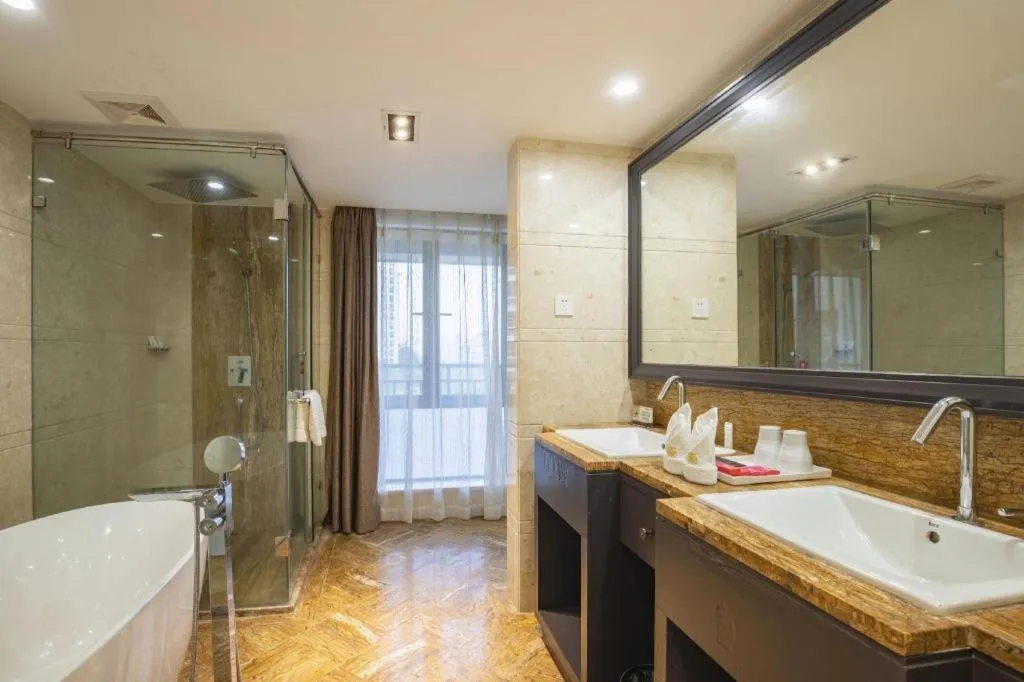 Ramada Encore by Wyndham Qionghai Downtown