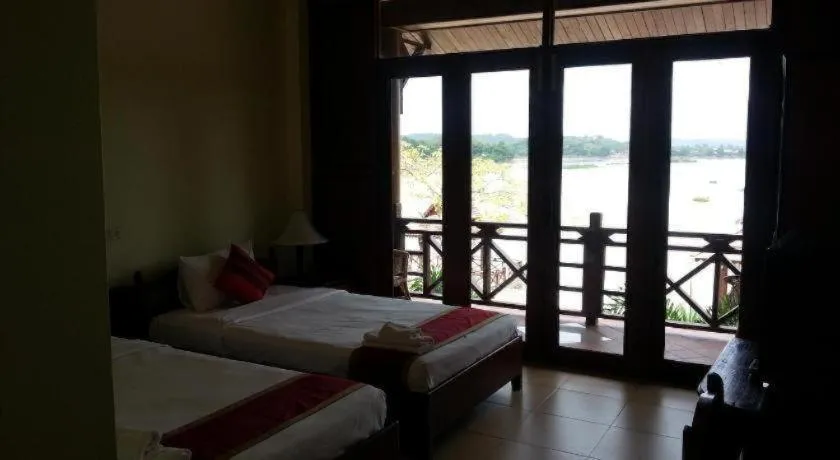 Bed in Pon Arena Hotel