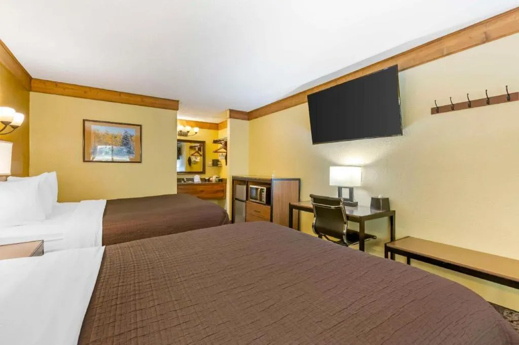 Bed in Best Western Rivers Edge