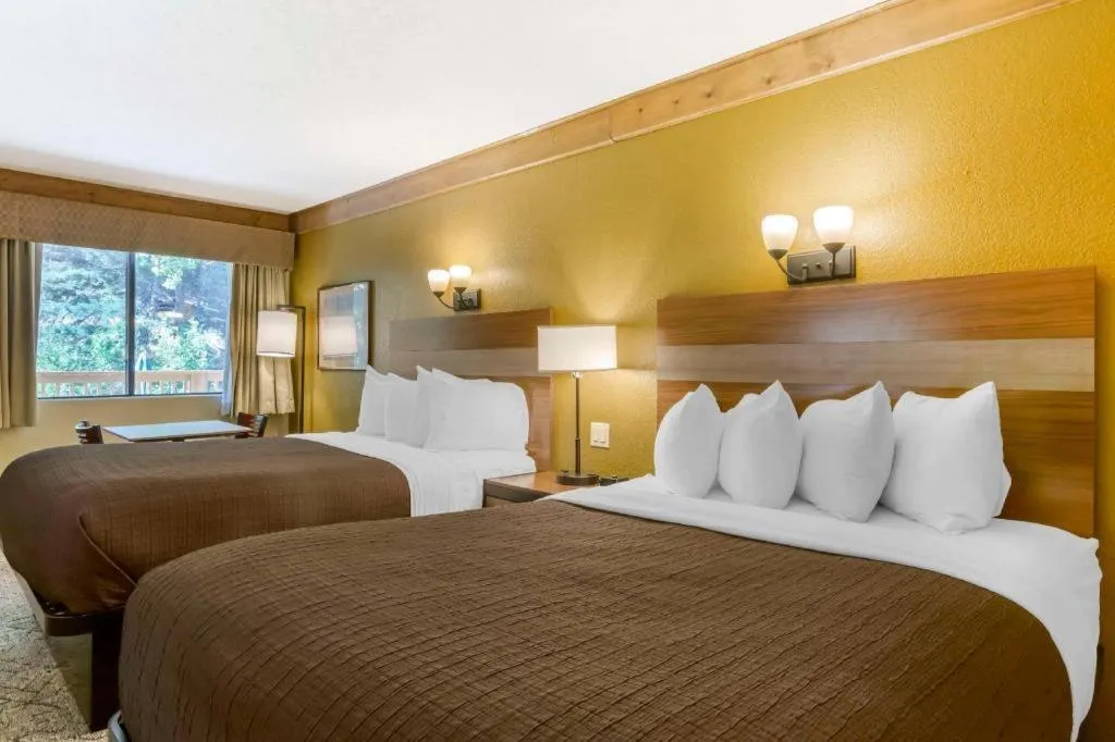 Bed in Best Western Rivers Edge