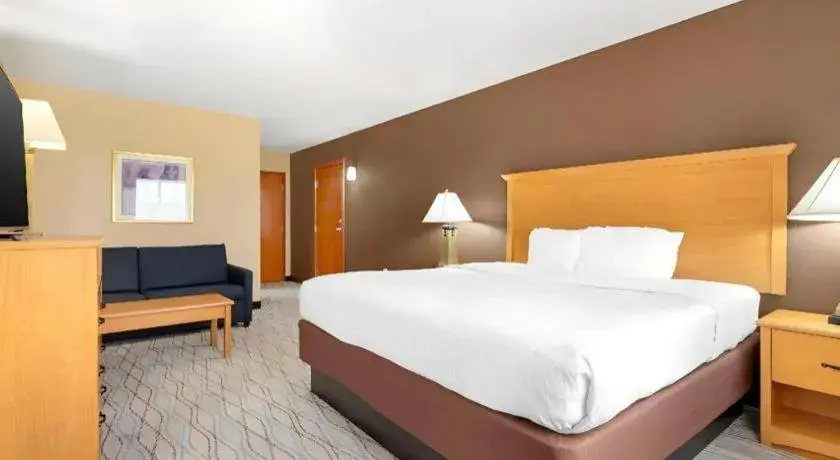 Bed in Best Western Locust Grove Inn & Suites Bed in Best Western Locust Grove Inn & Suites