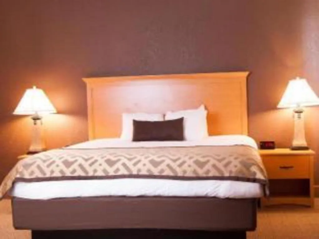 Bed in Best Western Locust Grove Inn & Suites