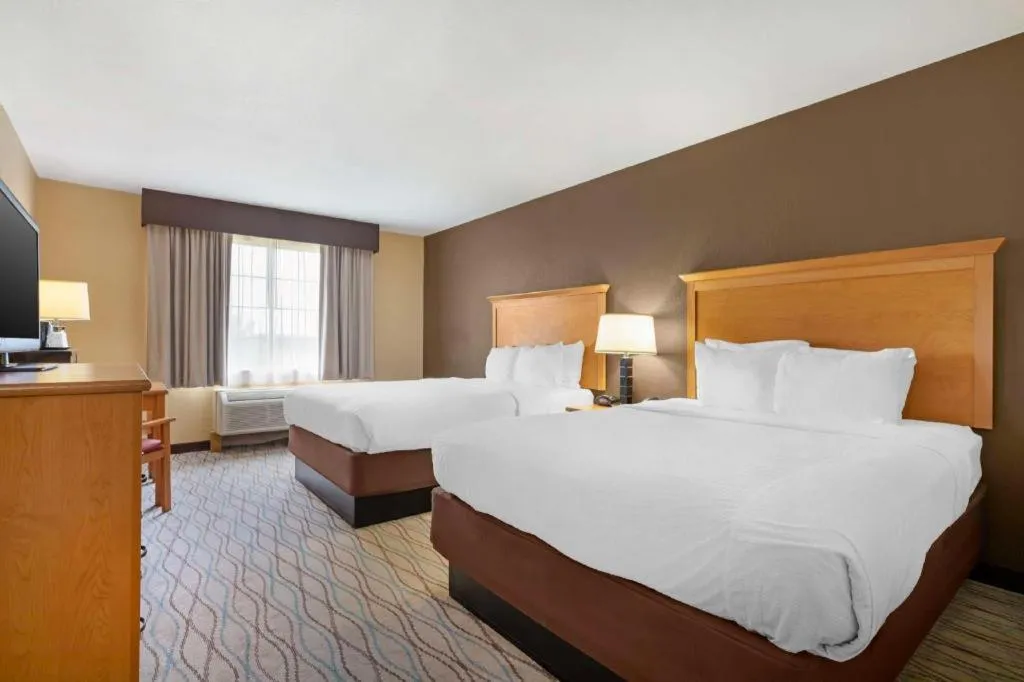 Bed in Best Western Locust Grove Inn & Suites