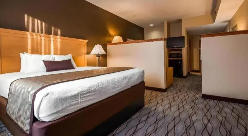 Bed in Best Western Locust Grove Inn & Suites Bed in Best Western Locust Grove Inn & Suites