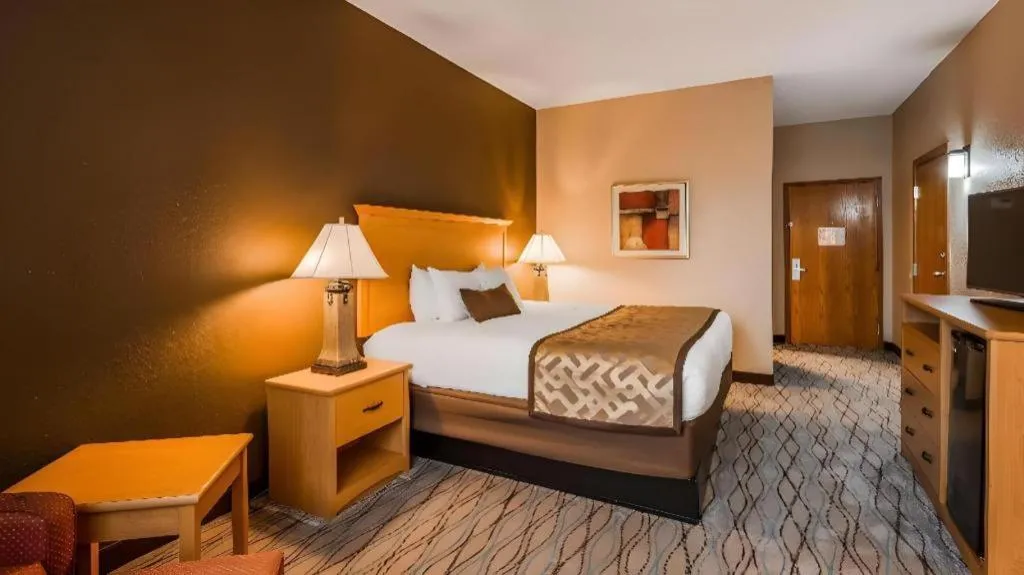 Bed in Best Western Locust Grove Inn & Suites