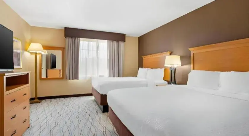 Bed in Best Western Locust Grove Inn & Suites Bed in Best Western Locust Grove Inn & Suites