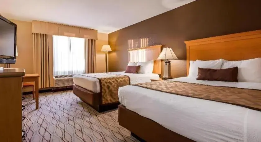 Bed in Best Western Locust Grove Inn & Suites Bed in Best Western Locust Grove Inn & Suites