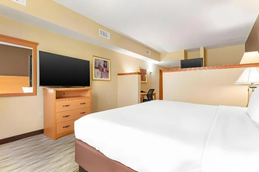 Bed in Best Western Locust Grove Inn & Suites