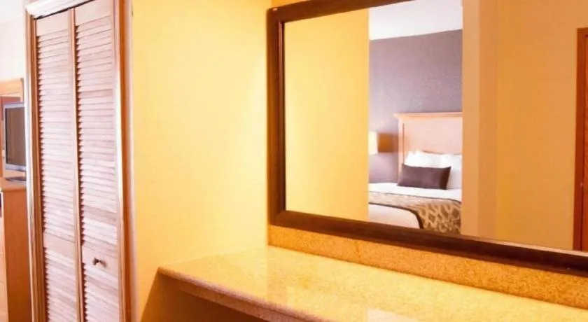 Bed in Best Western Locust Grove Inn & Suites