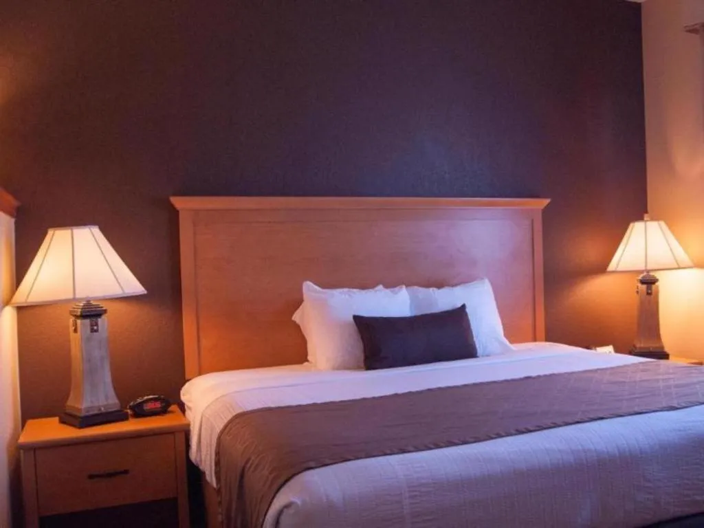 Bed in Best Western Locust Grove Inn & Suites