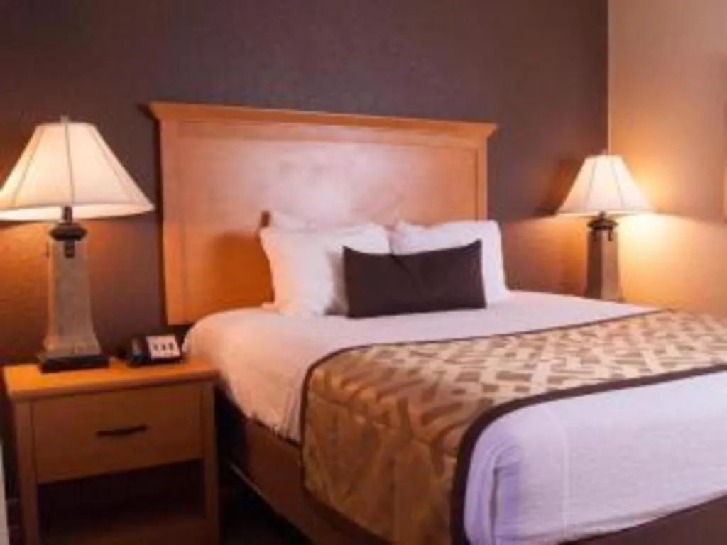 Bed in Best Western Locust Grove Inn & Suites