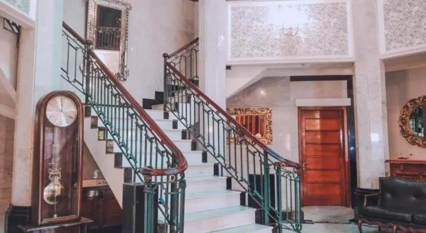 Arimbi Pejaten Suites