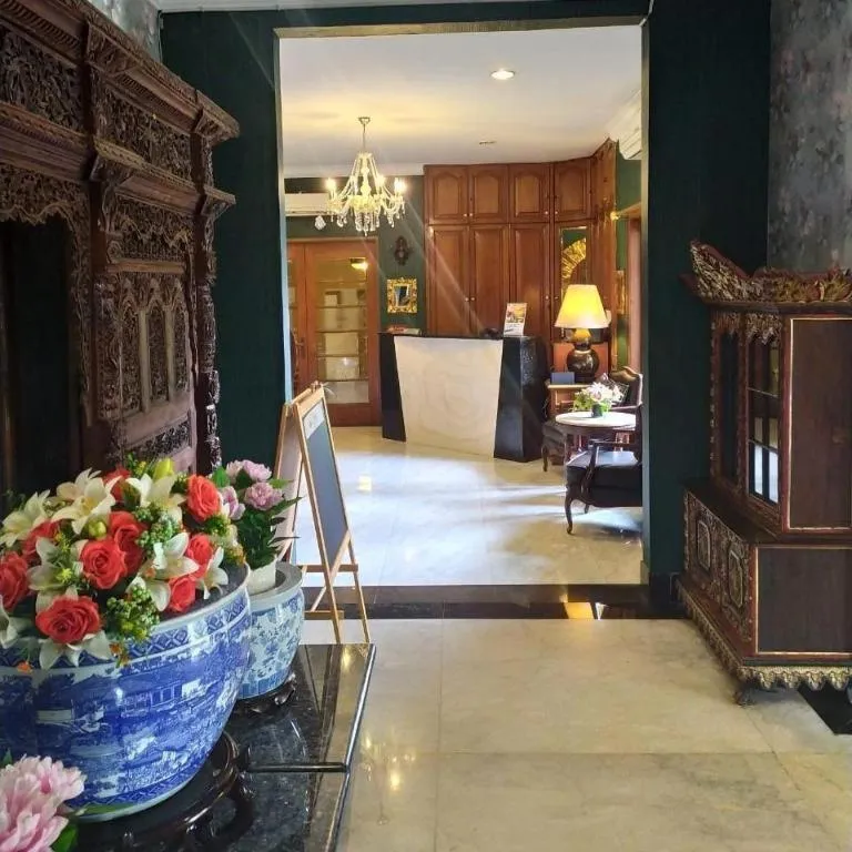 Arimbi Pejaten Suites