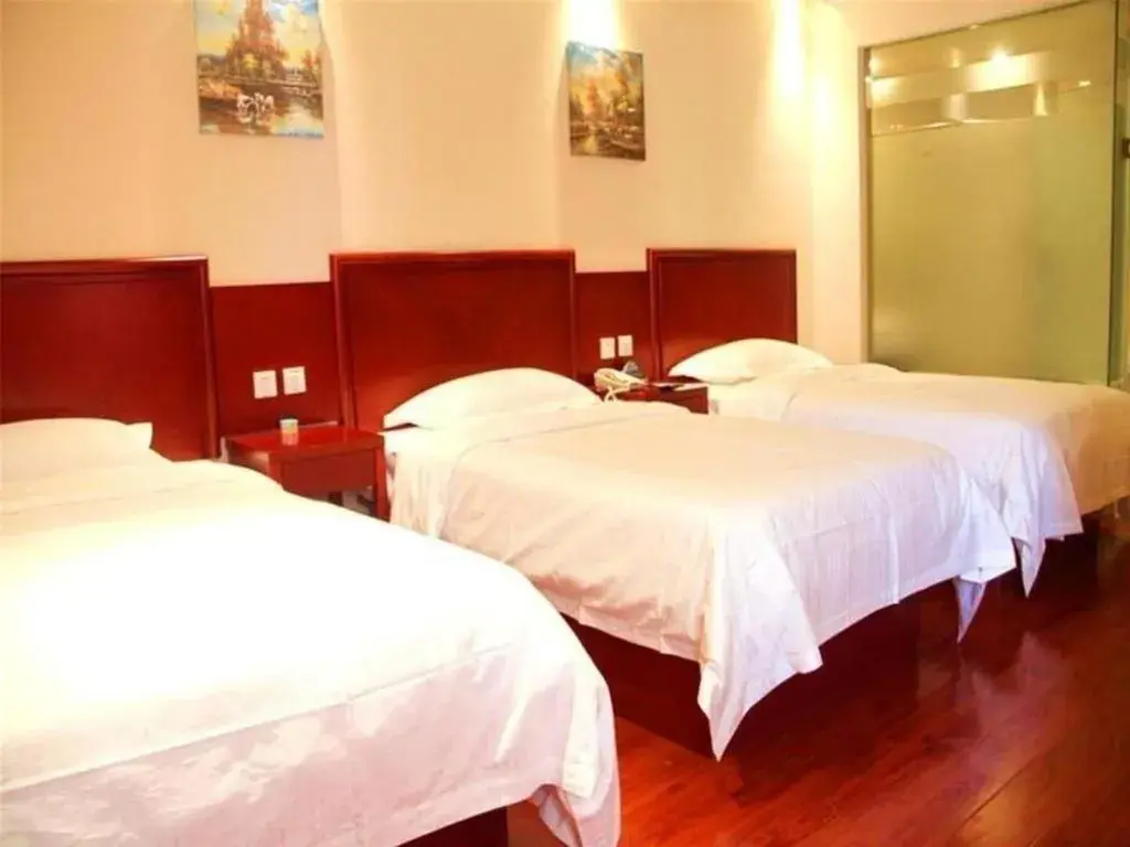 Bed in GreenTree Inn Weihai Liugongdao Wharf Qingdao North Road Express Hotel Bed in GreenTree Inn Weihai Liugongdao Wharf Qingdao North Road Express Hotel