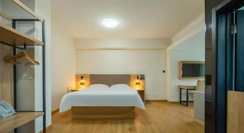 Bed in GreenTree Inn Weihai Liugongdao Wharf Qingdao North Road Express Hotel Bed in GreenTree Inn Weihai Liugongdao Wharf Qingdao North Road Express Hotel