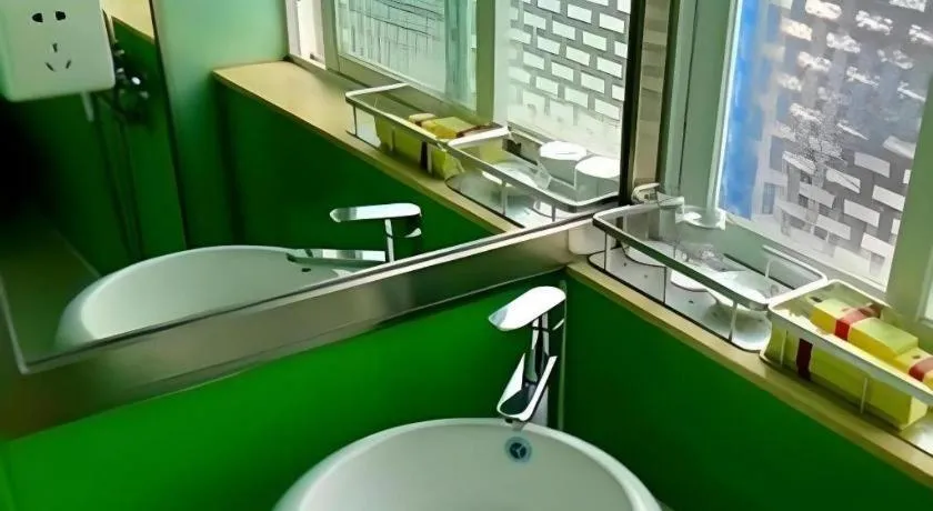 Xinghe Xinfeng Hotel Railway Station & Bus Station Branch