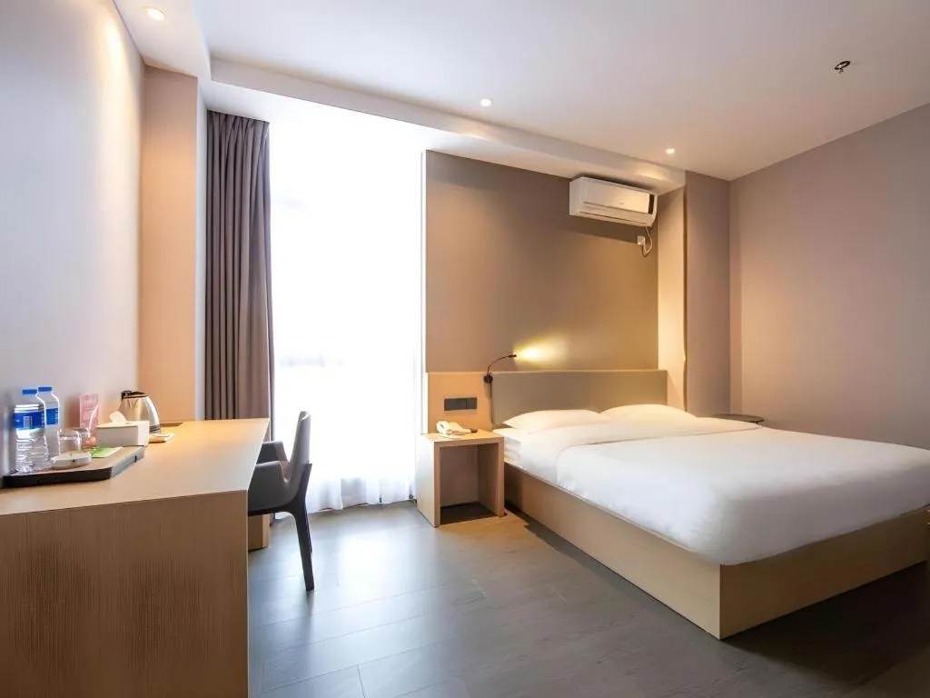 Bed in GreenTree Inn JiangSu NanJing South Railway Station South Square Express Hotel