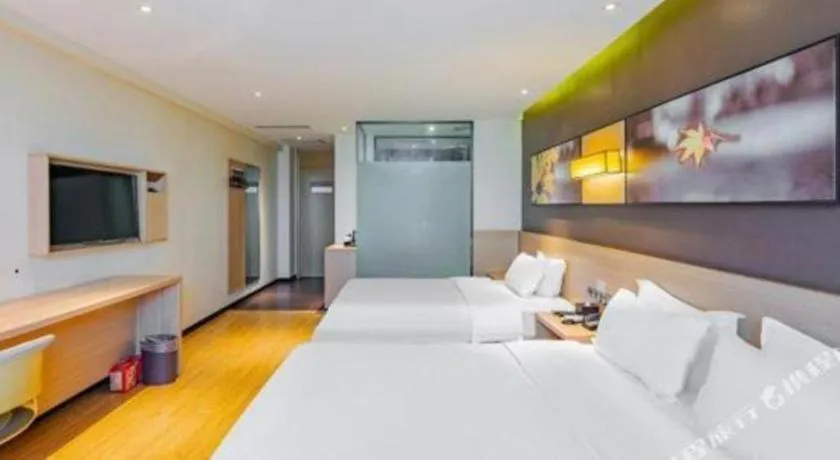 Bed in IU Hotel Tianjin Tianta Scenic Spot Wujiayao Metro Station