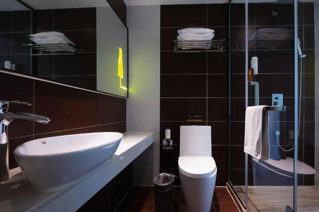 IU Hotel Tianjin Tianta Scenic Spot Wujiayao Metro Station