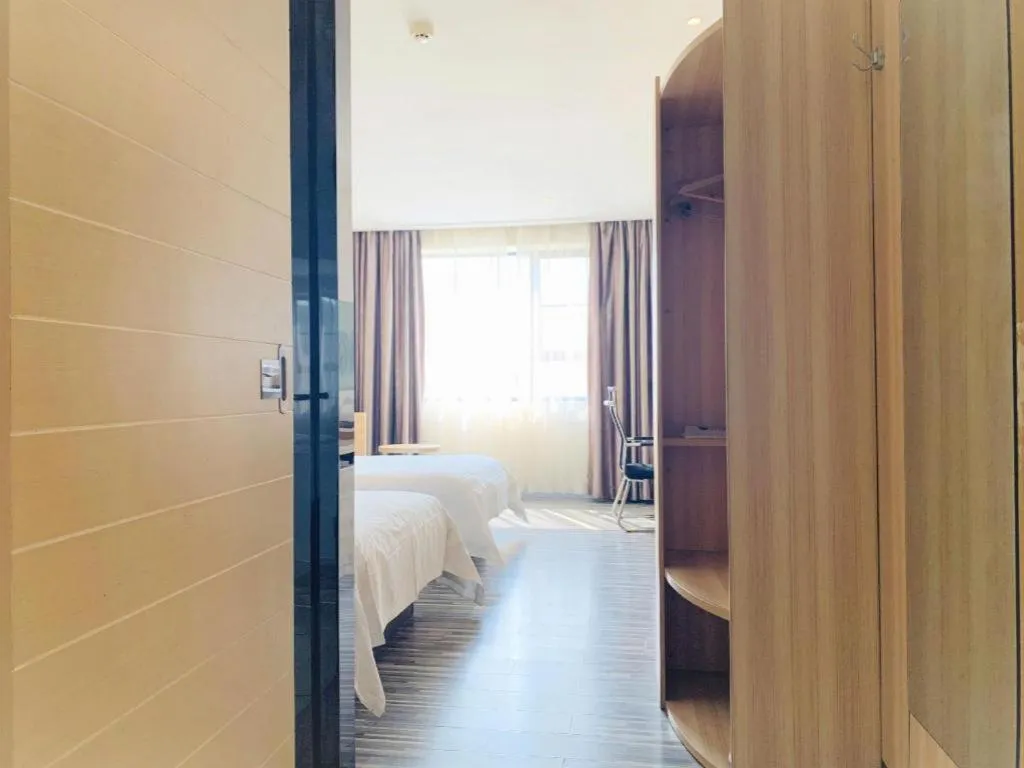 Bed in City Comfort Inn Guangzhou Jiaokou Metro Station