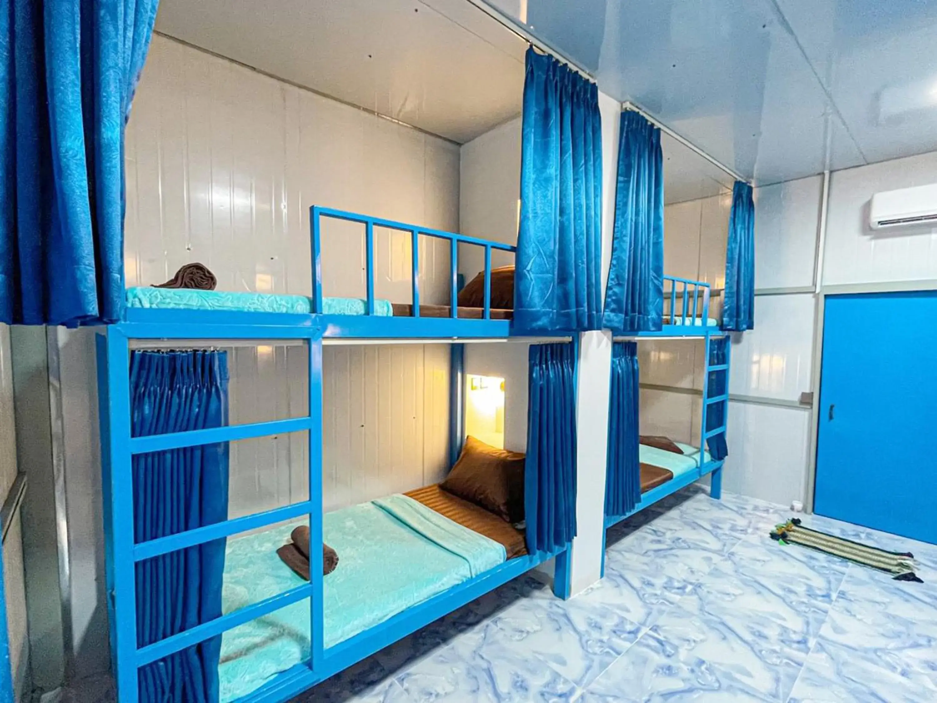 Single Bed in Dormitory Room in Ocean Lounge Bungalow Single Bed in Dormitory Room in Ocean Lounge Bungalow