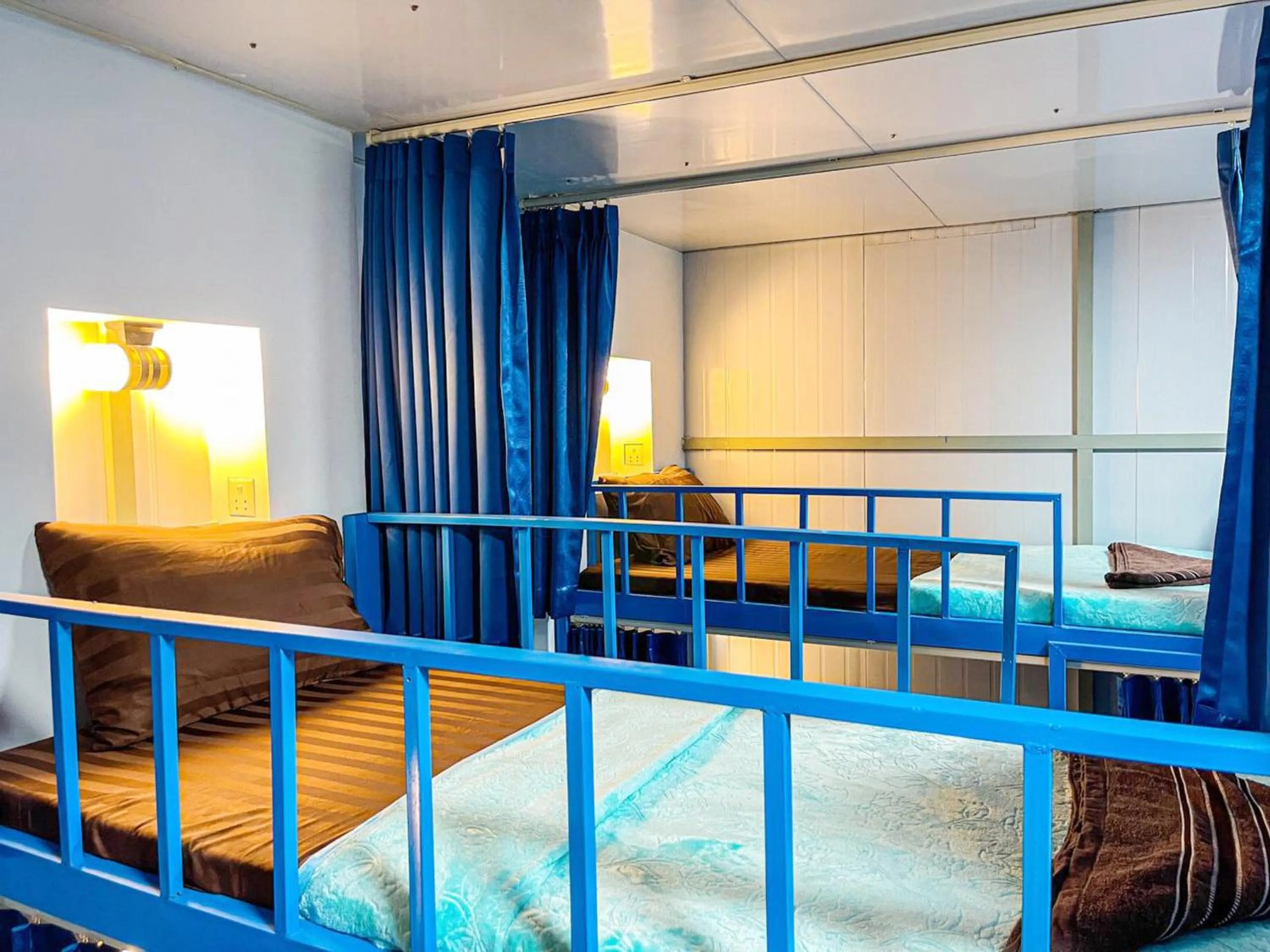 Bedroom, Bed in Ocean Lounge Bungalow