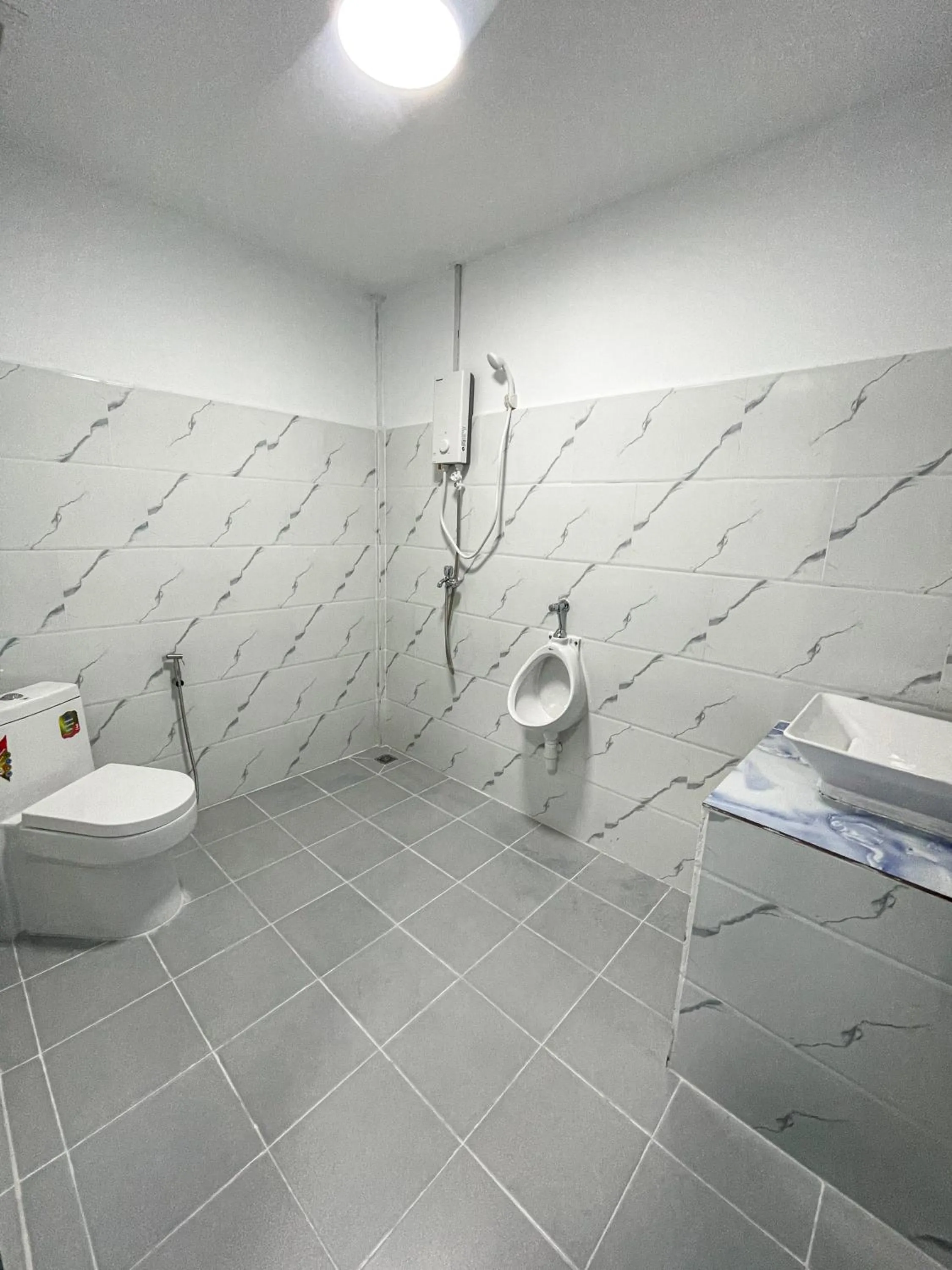 Shower in Ocean Lounge Bungalow