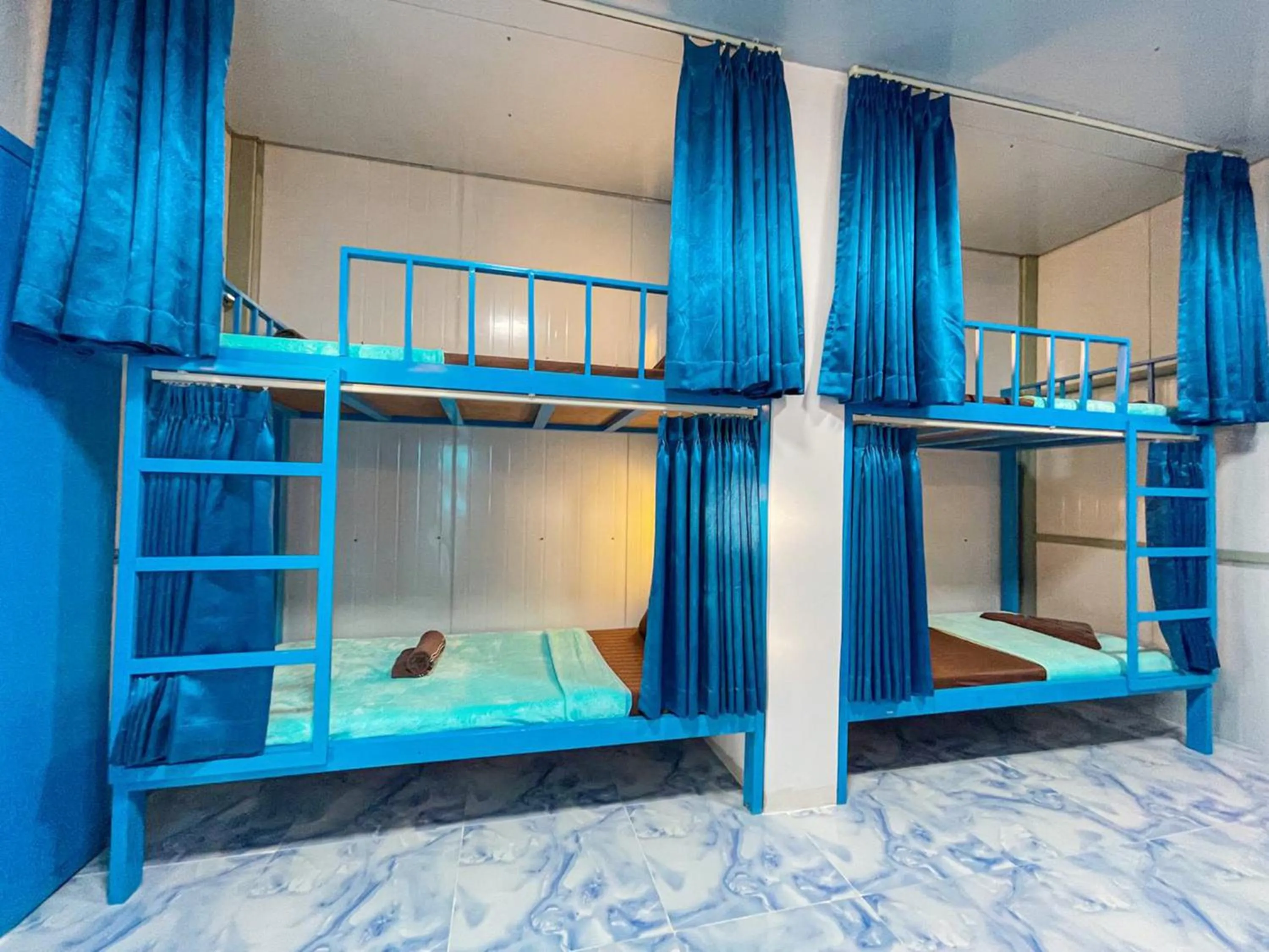Photo of the whole room, Bed in Ocean Lounge Bungalow