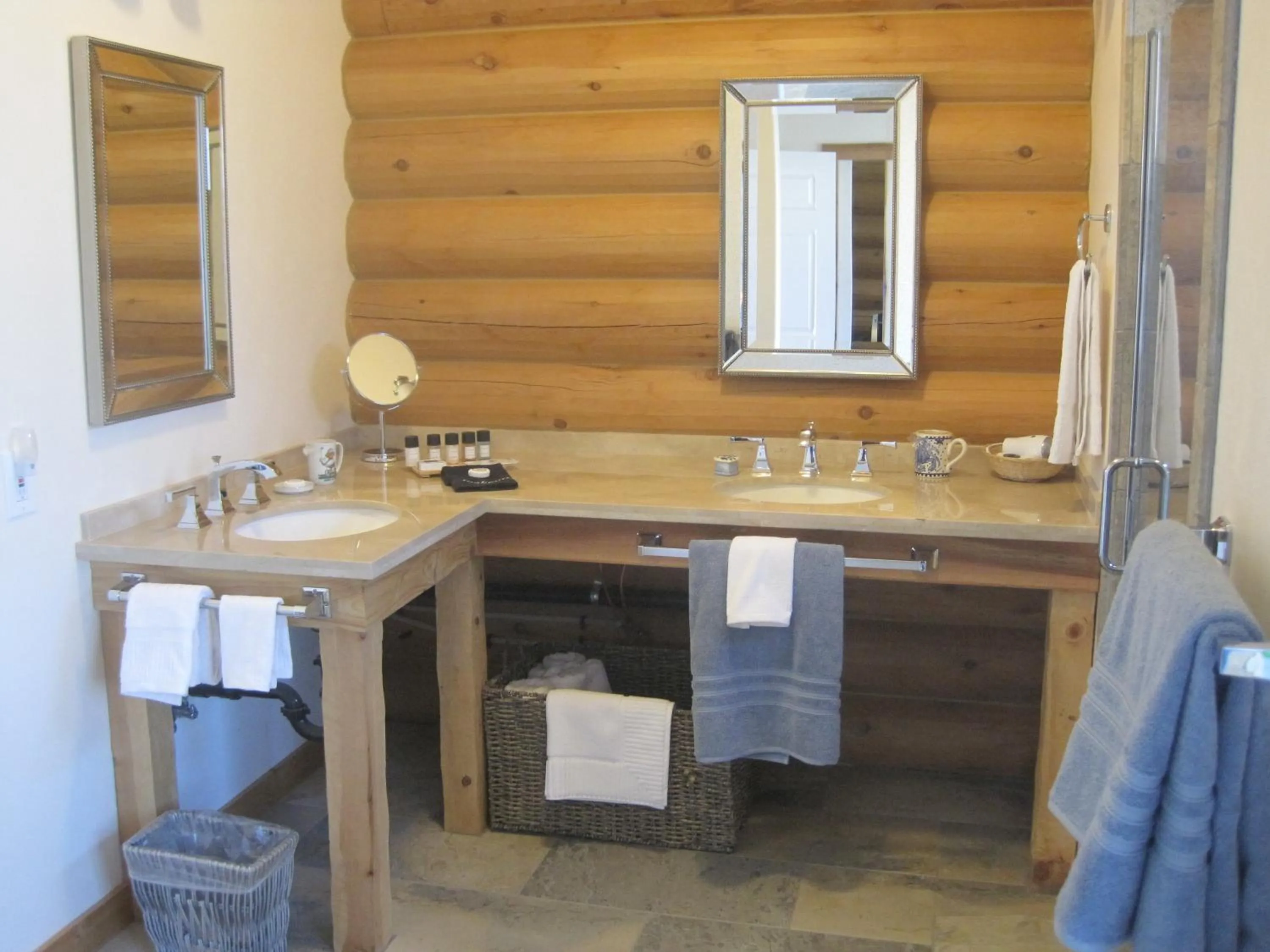 Bathroom in Courtwood Inn