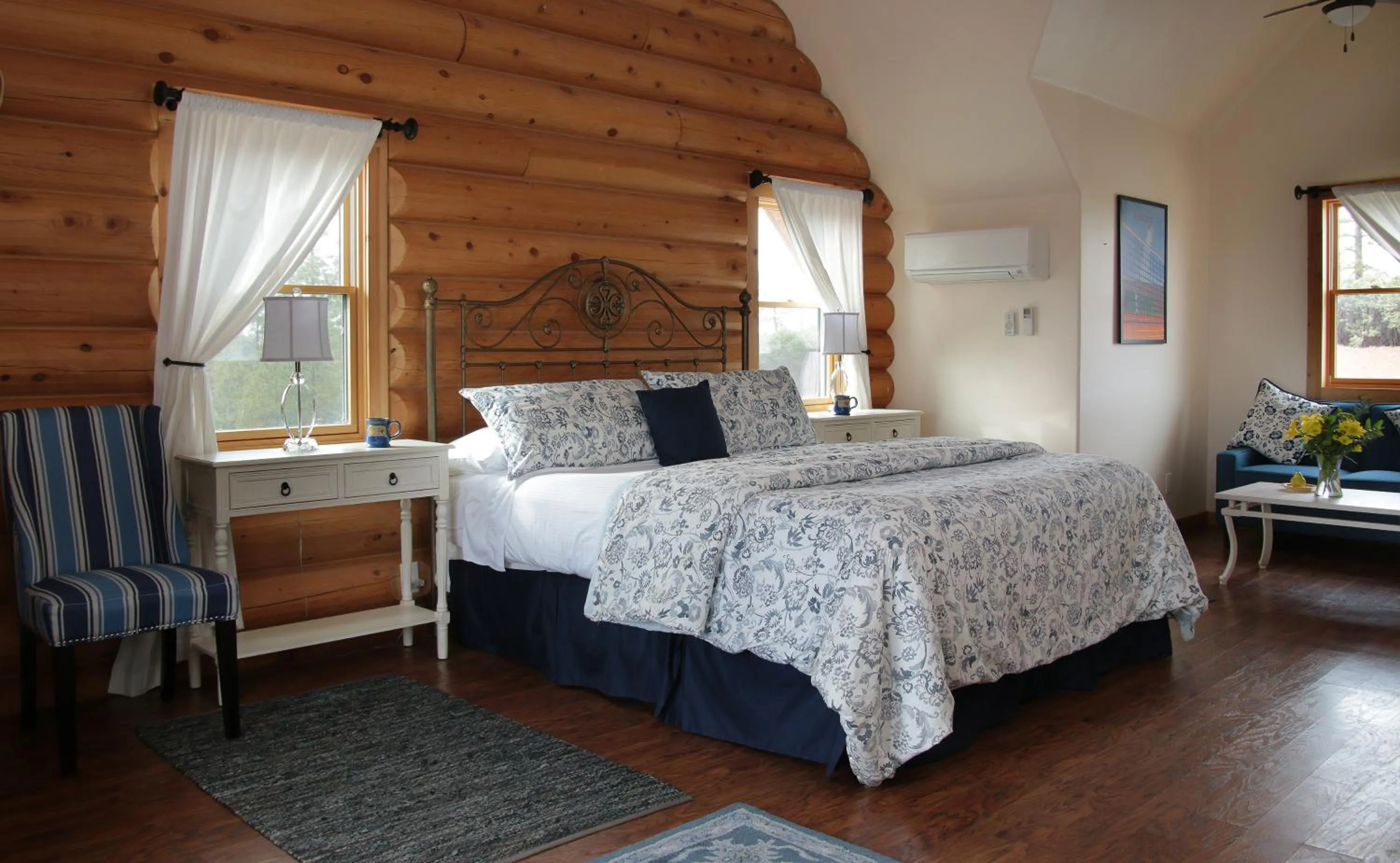 Bed in Courtwood Inn