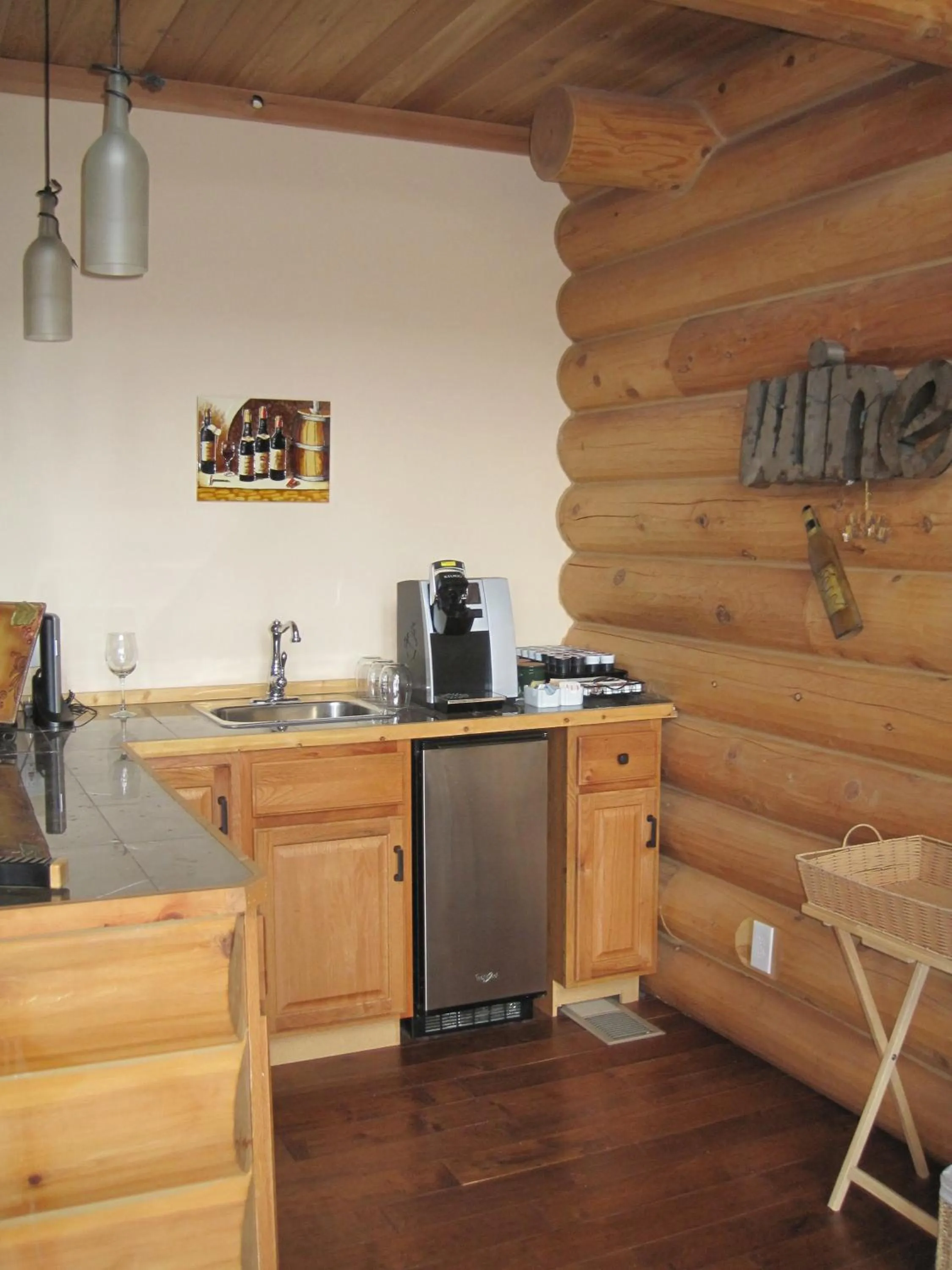 Coffee/tea facilities in Courtwood Inn