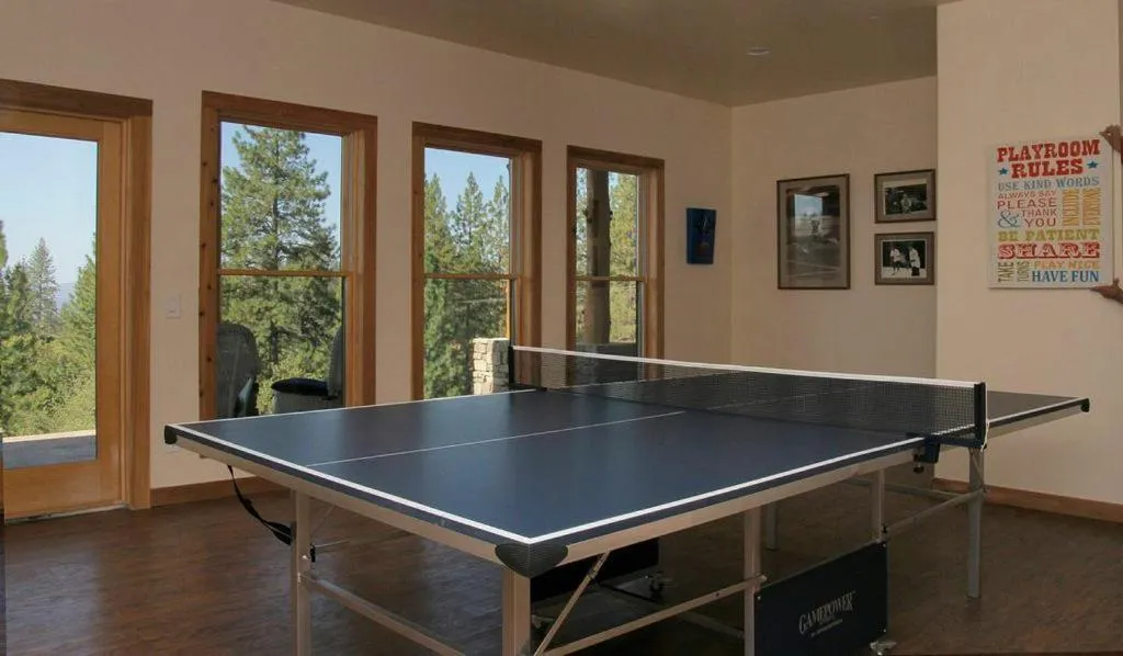 Game Room in Courtwood Inn