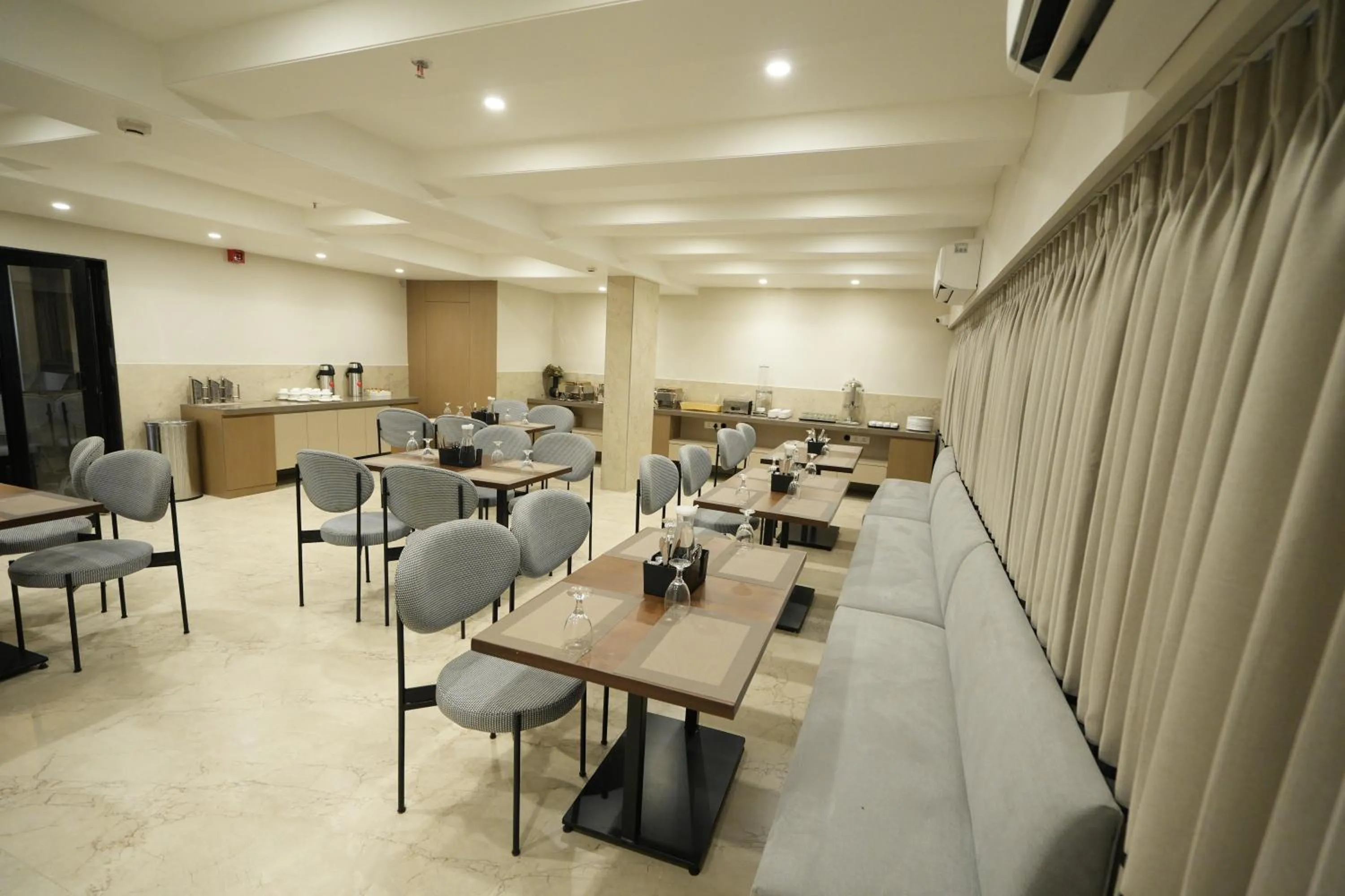 Restaurant/places to eat in SIVANTA by BOMBAY GROUP OF HOTELS NAGPUR