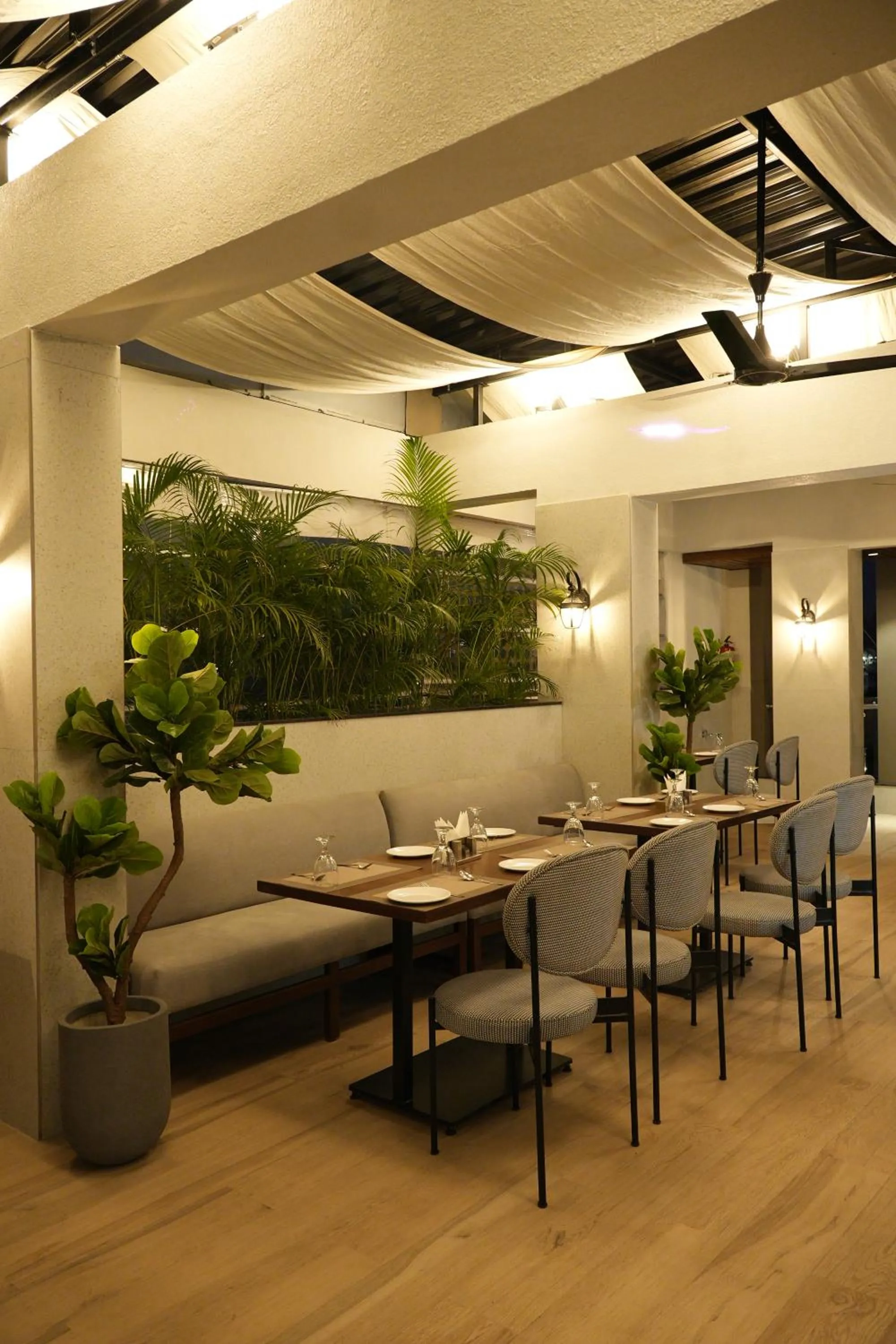 Restaurant/places to eat in SIVANTA by BOMBAY GROUP OF HOTELS NAGPUR