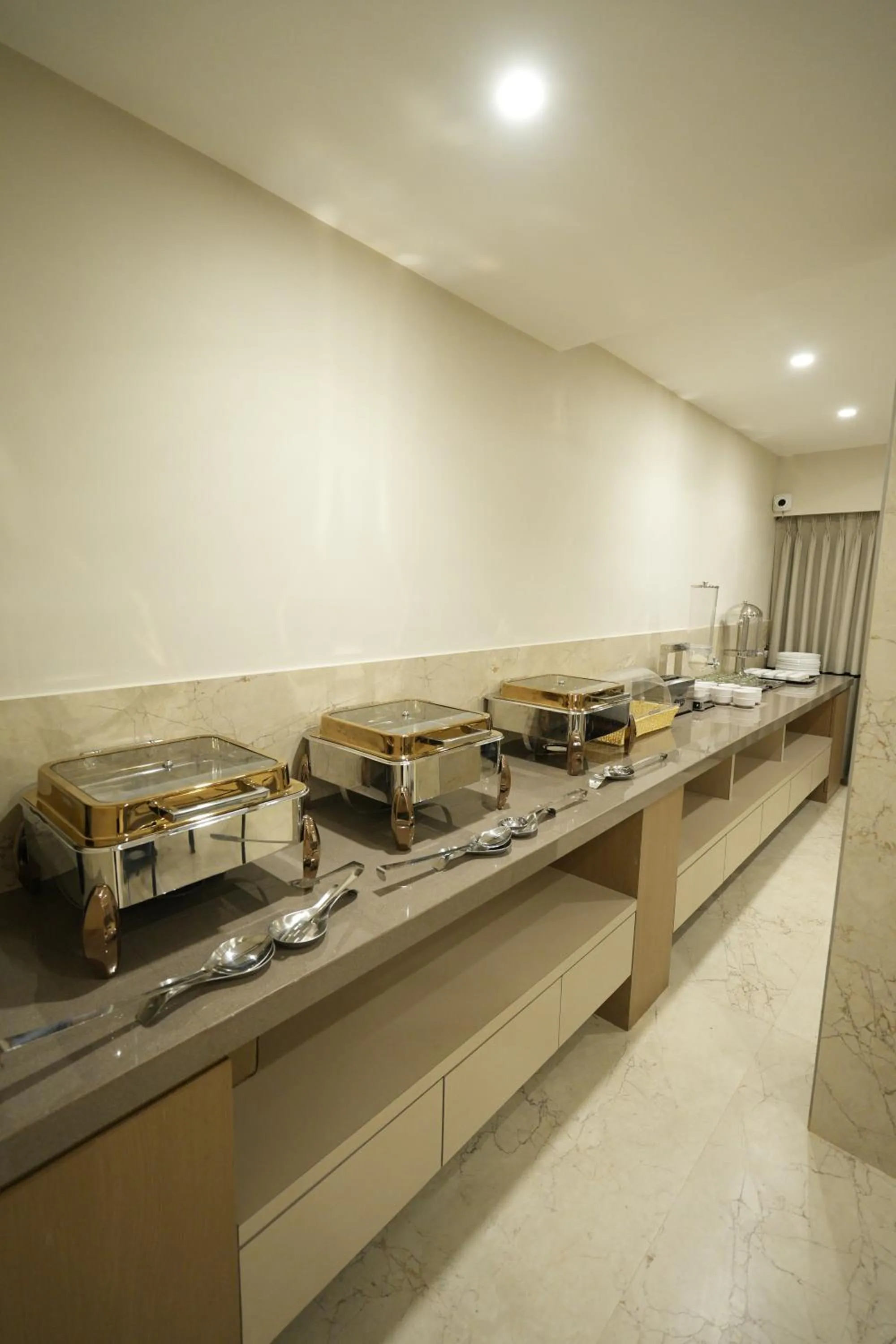 Buffet breakfast in SIVANTA by BOMBAY GROUP OF HOTELS NAGPUR