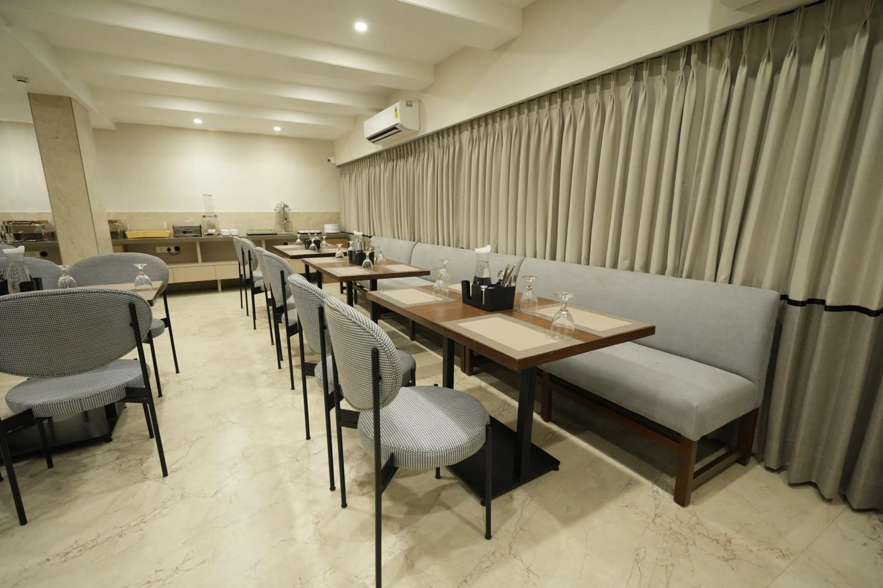 Restaurant/places to eat in SIVANTA by BOMBAY GROUP OF HOTELS NAGPUR