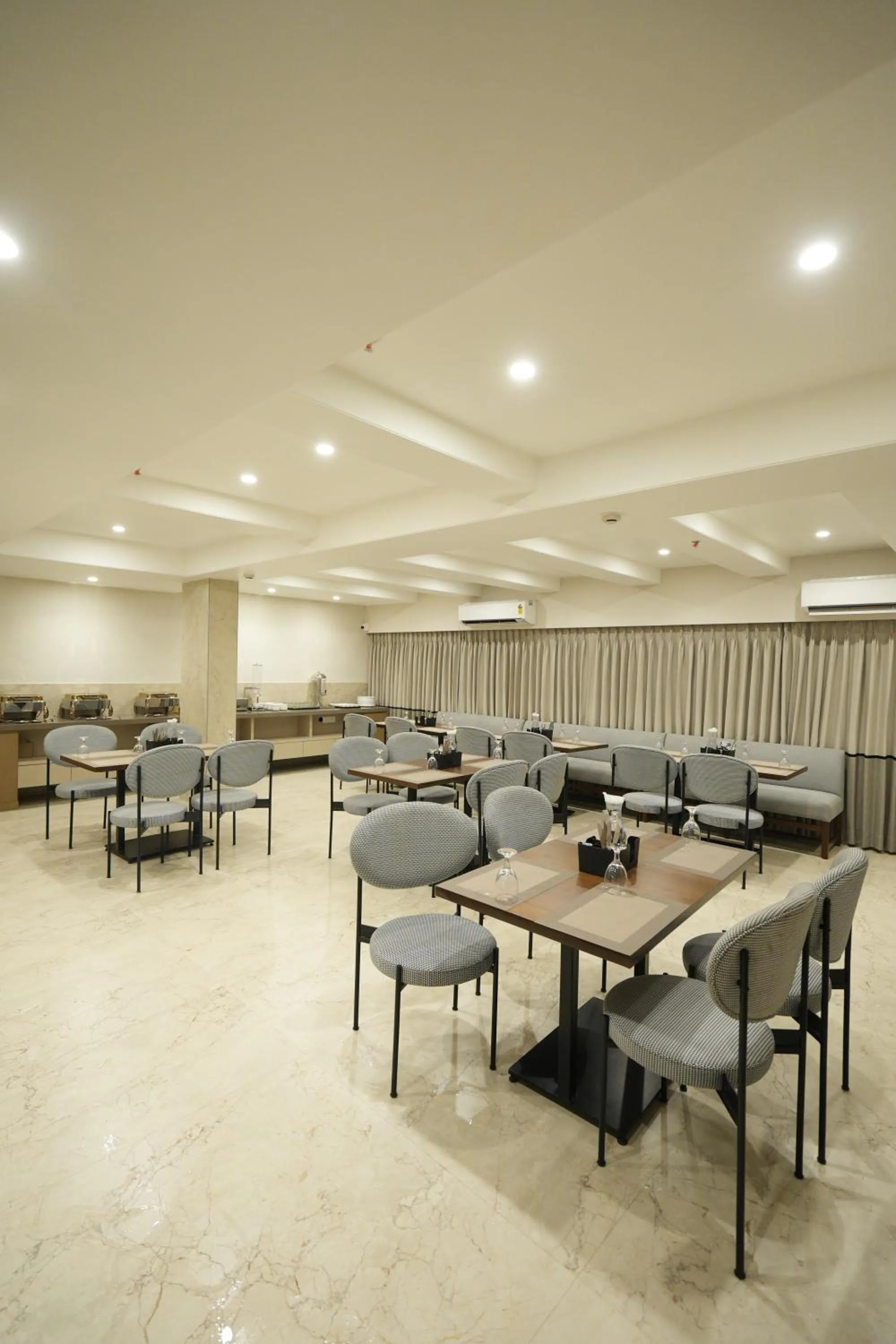 Restaurant/places to eat in SIVANTA by BOMBAY GROUP OF HOTELS NAGPUR