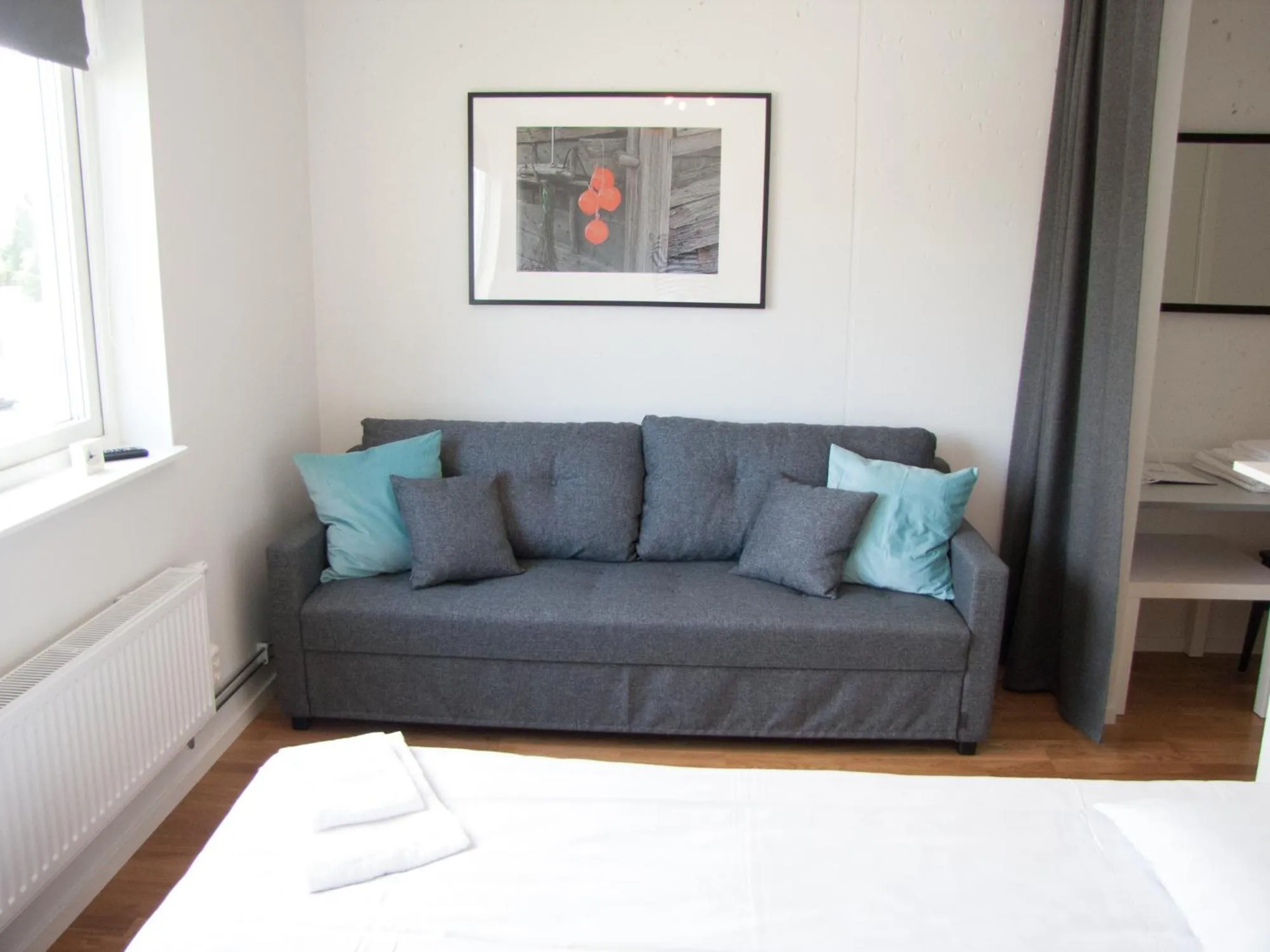 Seating area in Kolgården - Visby Lägenhetshotell