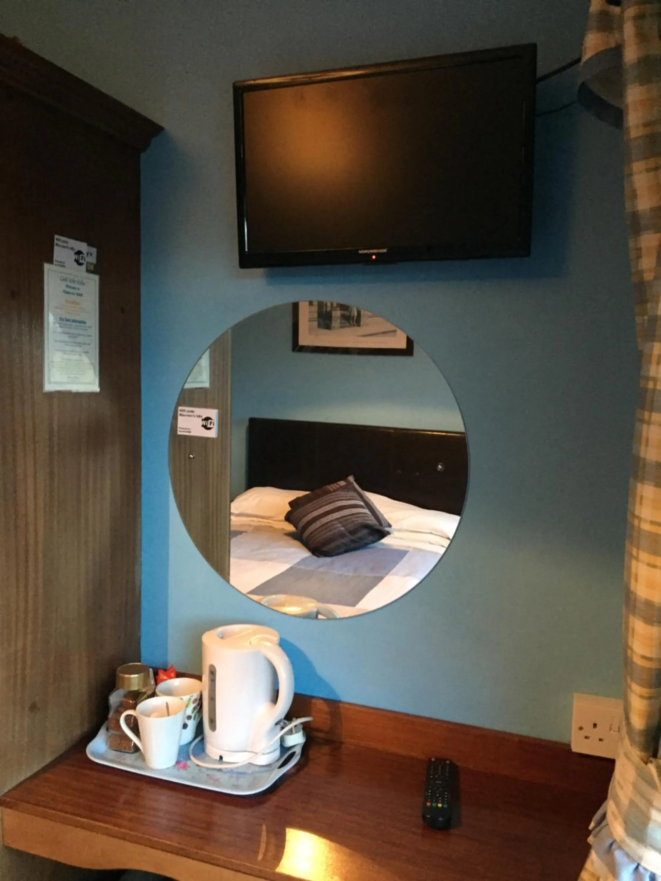 Coffee/tea facilities, Bed in Maureen's Bed and Breakfast