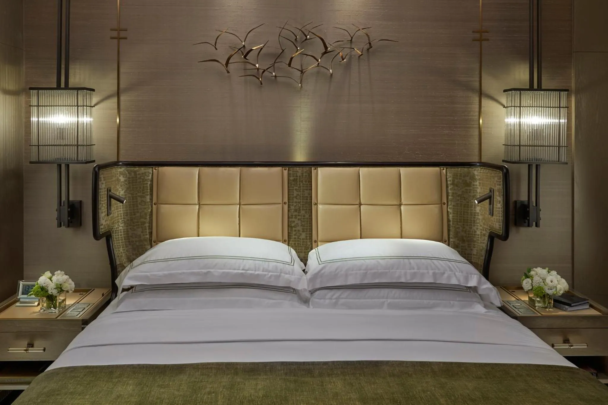 Photo of the whole room in The Landmark Mandarin Oriental, Hong Kong