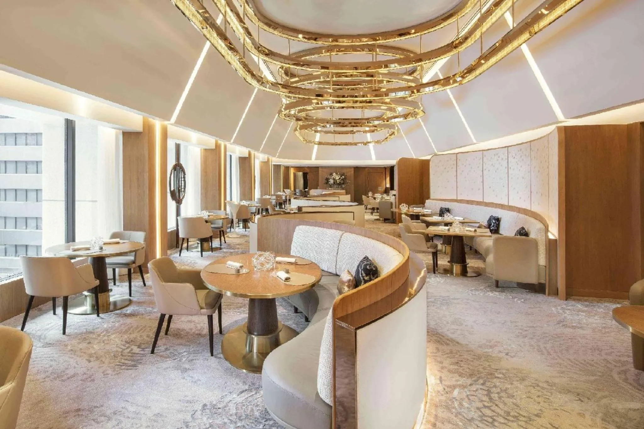 Restaurant/places to eat in The Landmark Mandarin Oriental, Hong Kong