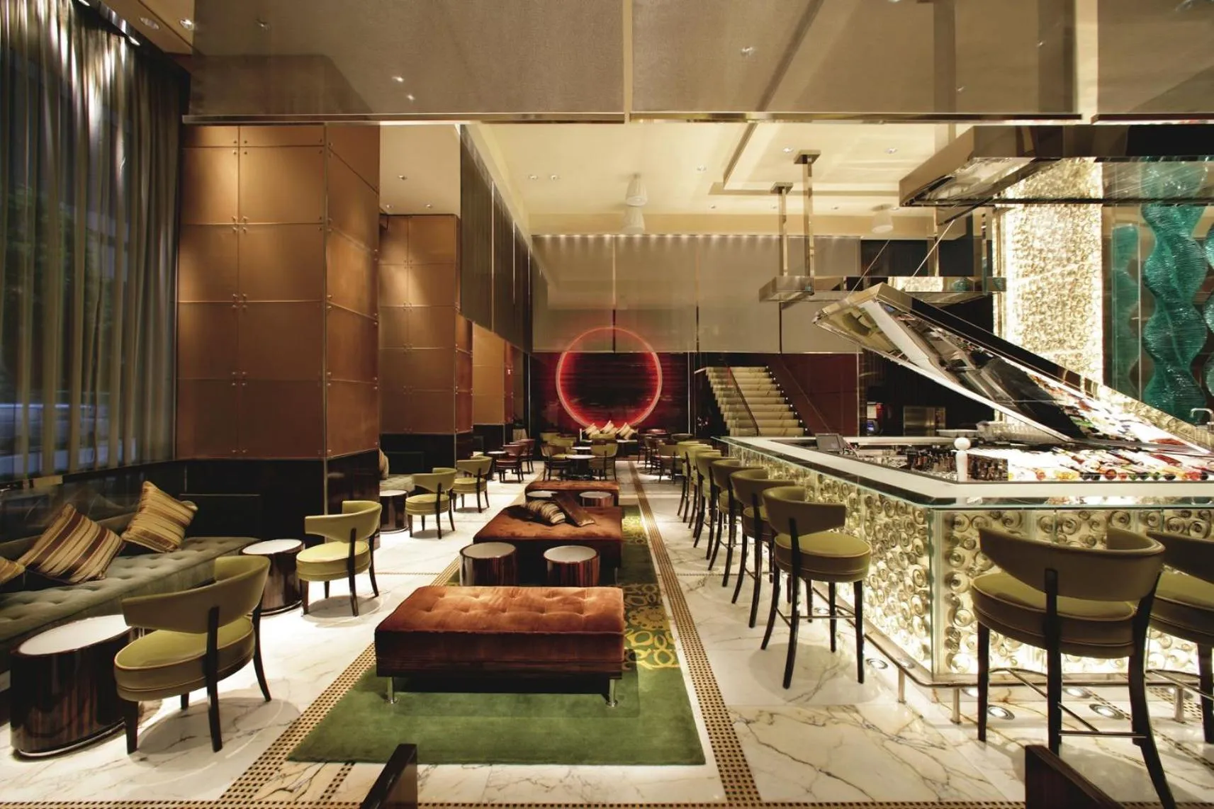 Lounge or bar in The Landmark Mandarin Oriental, Hong Kong